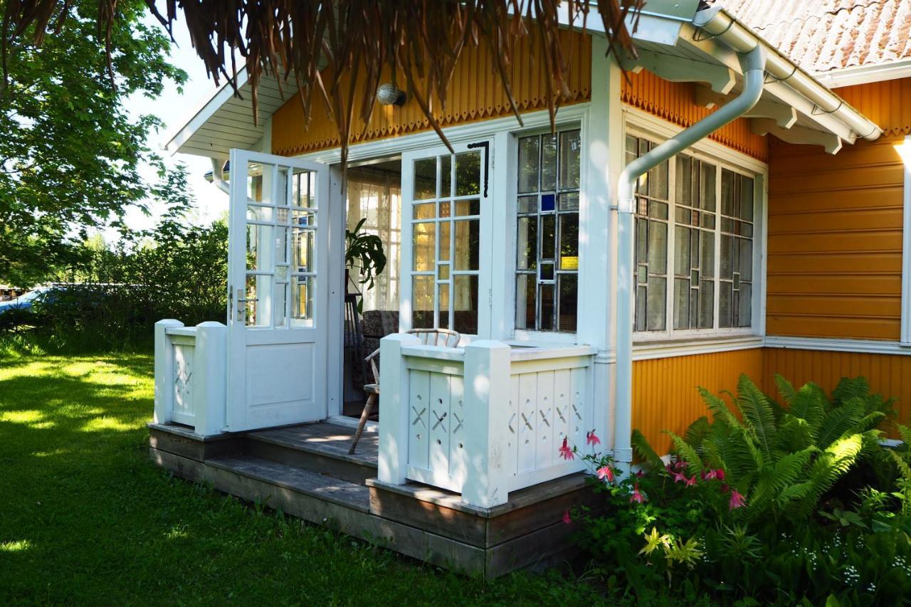 Hotel Leesi Külalistemaja Exterior foto